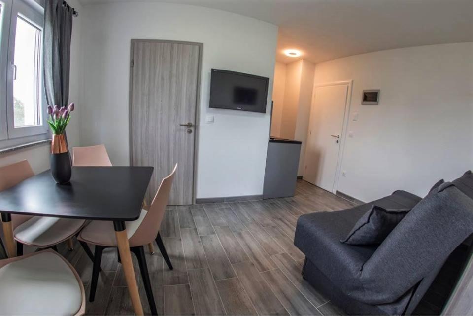 פאז'אנה Apartments Mojeljeto מראה חיצוני תמונה