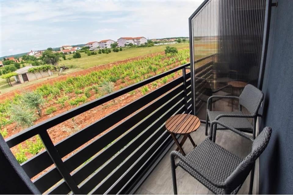 פאז'אנה Apartments Mojeljeto מראה חיצוני תמונה